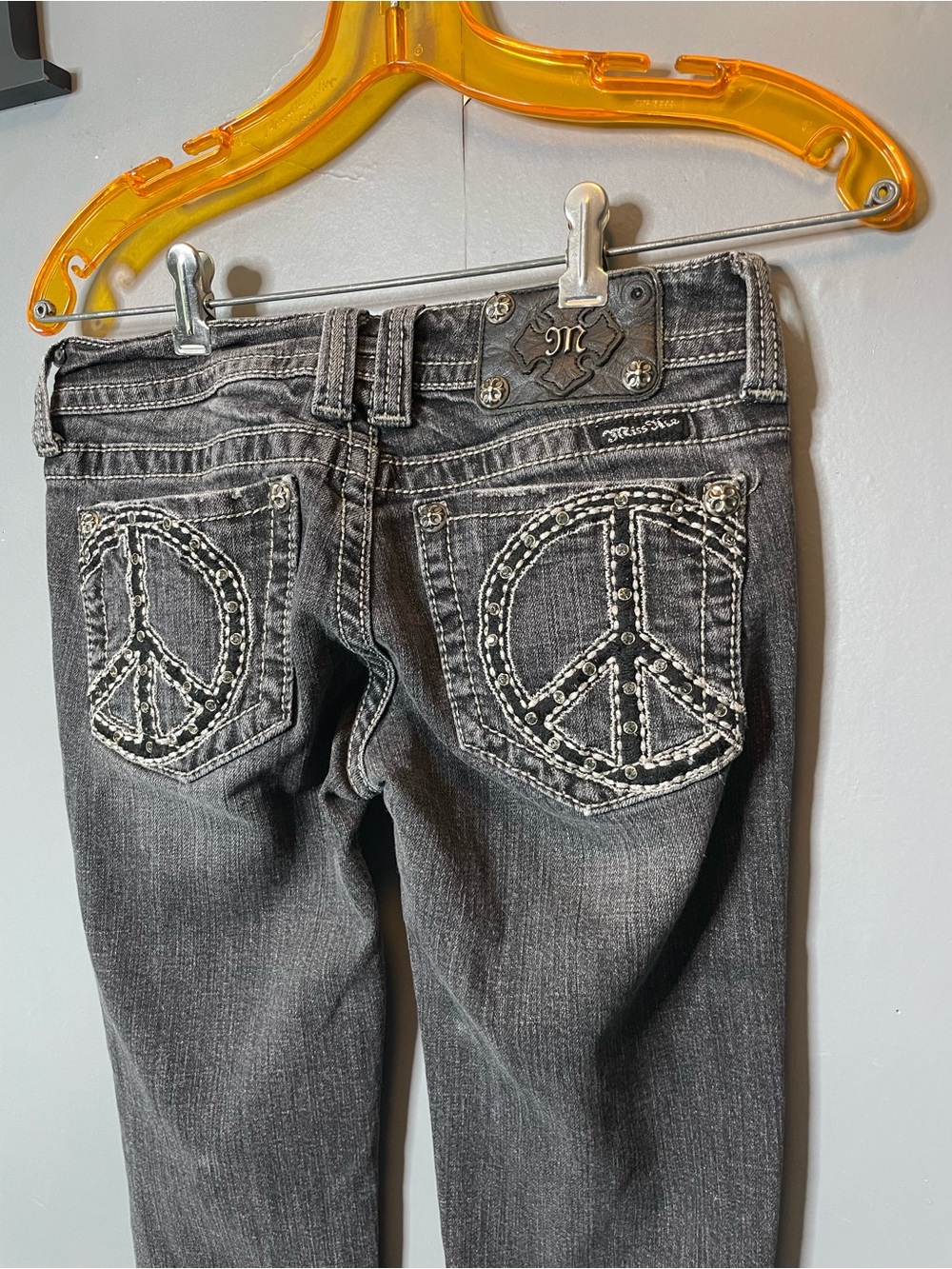 Miss Me Peace Sign black denim skinny jeans size‎ 26